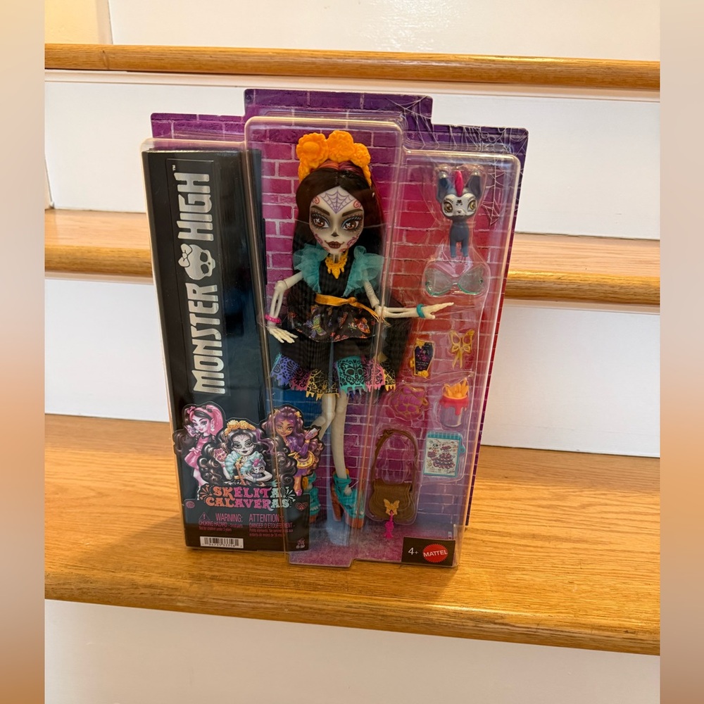 Nwt Monster High Skelita Calaveras Doll Figure